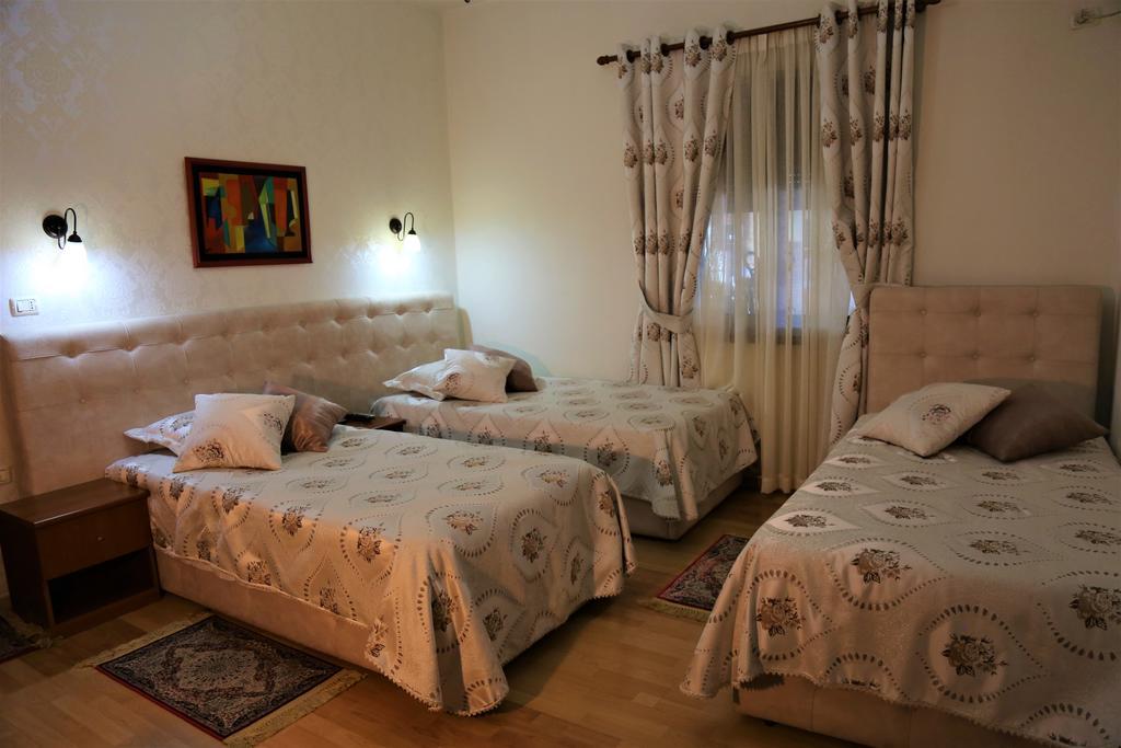 Hotel Villa Tafaj Tirana Exterior photo