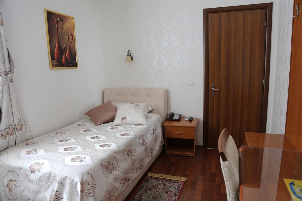 Hotel Villa Tafaj Tirana Exterior photo